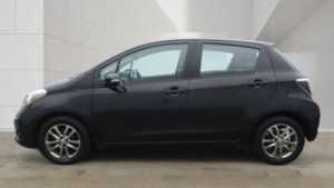 2014 Toyota Yaris 1.33 Dual Vvt-I Icon Plus Euro 5 5dr in Black — image 6