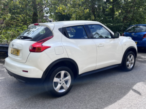 2014 Nissan Juke 1.6 Visia SUV 5dr Petrol Manual Euro 5 (94 Ps) in White — image 5