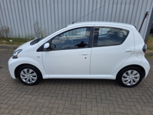 2014 Toyota Aygo 1.0 Vvt-I Move in White — image 6