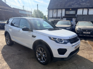 2019 Land Rover Discovery Sport Td4 Landmark in White — image 6