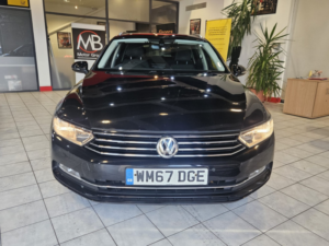 2018 Volkswagen Passat 2.0 Tdi Se Business in Black — image 2