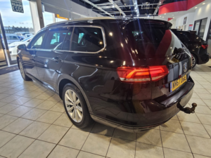 2018 Volkswagen Passat 2.0 Tdi Se Business in Black — image 5