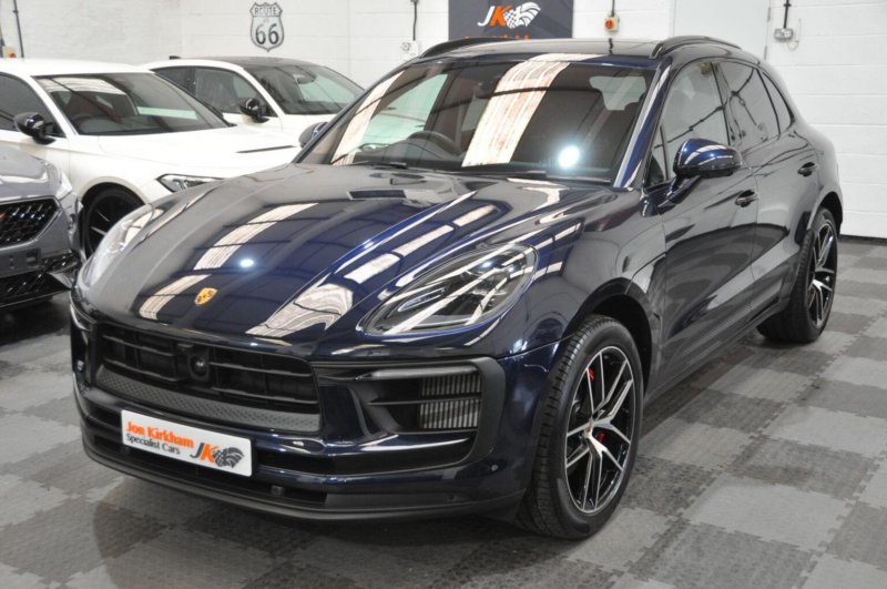 2022 Porsche Macan 2.9t V6 S Pdk 4WD Euro 6 (s/s) 5dr in Blue — image 1
