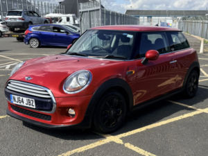 2014 MINI Hatch 1.5 Cooper Hatchback 3dr Petrol Manual Euro 6 (s/s) (136 Ps) in Red — image 4