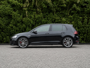 2016 Volkswagen Golf 2.0 Tsi Bluemotion Tech Gti in Black — image 2