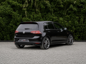 2016 Volkswagen Golf 2.0 Tsi Bluemotion Tech Gti in Black — image 5