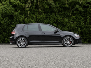2016 Volkswagen Golf 2.0 Tsi Bluemotion Tech Gti in Black — image 6