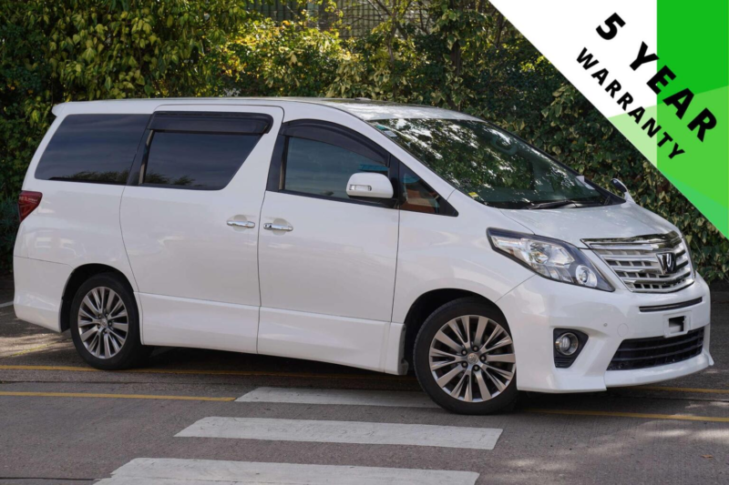 2013 Toyota Alphard 2.4 S Type Gold 5dr 7 Seats in White — image 1