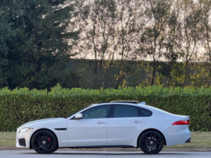 2016 Jaguar Xf 3.0d V6 S Auto Euro 6 (s/s) 4dr in White — image 4