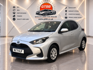 2021 Toyota Yaris Vvt-H Icon E-CVT Euro 6 Automatic (e-Cvt) Petrol/hybrid 1.5l in Silver — image 2