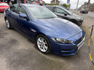 2015 Jaguar Xe 2.0d Prestige Saloon 4dr Diesel Auto Euro 6 (s/s) (180 Ps) in Blue — image 2