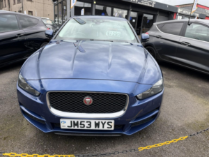 2015 Jaguar Xe 2.0d Prestige Saloon 4dr Diesel Auto Euro 6 (s/s) (180 Ps) in Blue — image 3