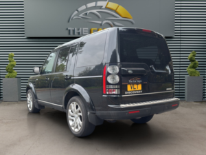 2016 Land Rover Discovery 4 3.0 Sd V6 Landmark in Black — image 5