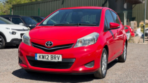 2012 Toyota Yaris 1.33 Dual Vvt-I Tr Euro 5 5dr in Red — image 4
