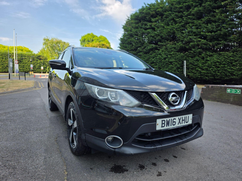 2016 Nissan Qashqai 1.2 Dig-T N-Connecta 2WD Euro 6 (s/s) 5dr in Black — image 1