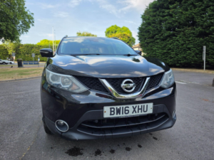 2016 Nissan Qashqai 1.2 Dig-T N-Connecta 2WD Euro 6 (s/s) 5dr in Black — image 3