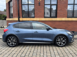 2019 Ford Focus 1.0 T Ecoboost Active X in Blue — image 3
