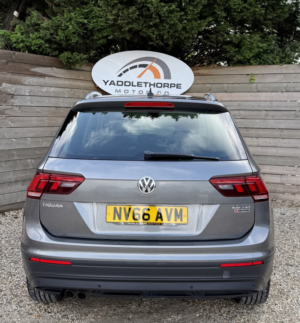 2016 Volkswagen Tiguan 2.0 Tdi Bluemotion Tech Se in Grey — image 4