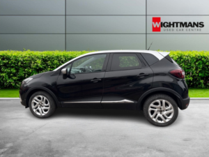 2017 Renault Captur 0.9 Dynamique S Nav Tce 90 in Black — image 4