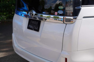 2016 Toyota Voxy 2.0 X 4WD 5dr 7 Seats in White — image 5