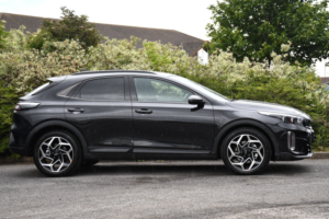 2026 Kia Xceed 1.0 T-Gdi Mhev Gt-Line SUV 5dr Petrol Hybrid Dct Euro 6 (s/s) (113 Bhp) in Black — image 2