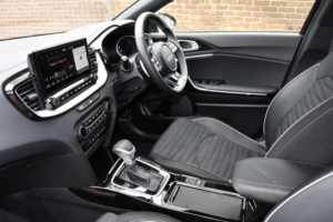 2026 Kia Xceed 1.0 T-Gdi Mhev Gt-Line SUV 5dr Petrol Hybrid Dct Euro 6 (s/s) (113 Bhp) in Black — image 4