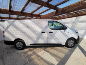 2022 Vauxhall Vivaro 1.5 Vivaro Dynamic 1.5d 100 M6 L2h1 2900 Panel Van in White — image 3