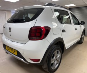2017 Dacia Sandero Stepway 1.5 Dci Ambiance Hatchback 5dr Diesel Manual Euro 6 (s/s) (90 Ps) in White — image 6