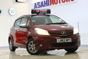 2012 Toyota Yaris 1.3l Automatic in Red — image 6