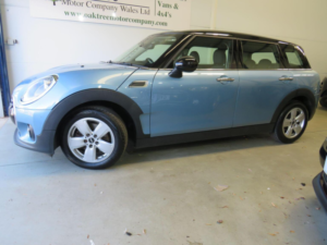 2017 MINI Clubman 1.5 Cooper Euro 6 (s/s) 6dr in Blue — image 3