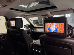 2017 Land Rover Discovery 3.0 Td V6 Hse Luxury in Black — image 4