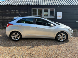 2015 Hyundai I30 1.6 Crdi Premium Auto Euro 5 5dr in Silver — image 5