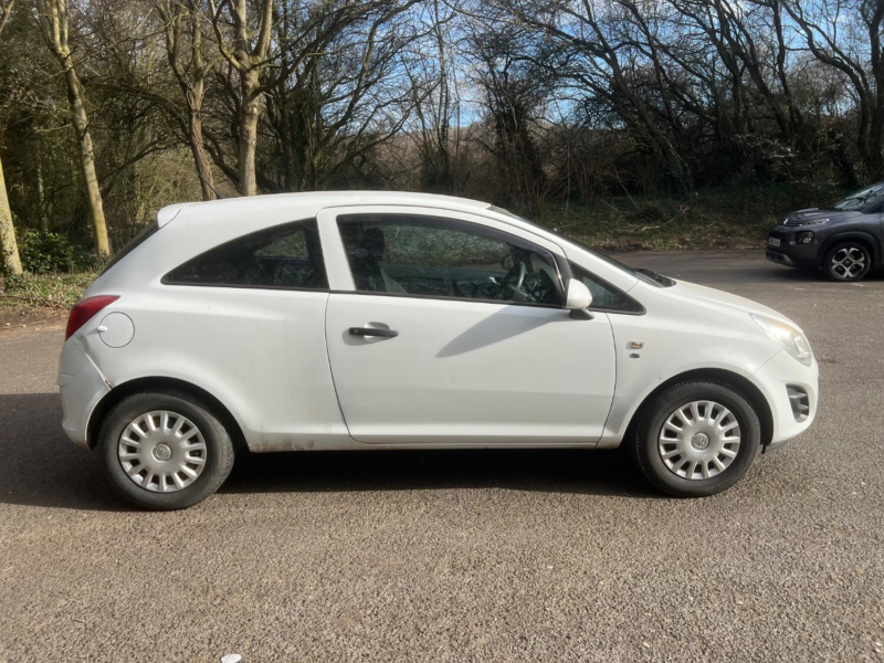 2012 Vauxhall Corsa 1.0 Ecoflex 12v S in White — image 1