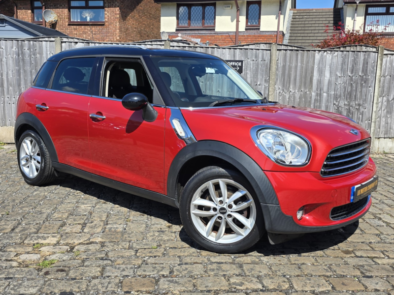 2013 MINI Countryman 1.6 Cooper Countryman in Red — image 1