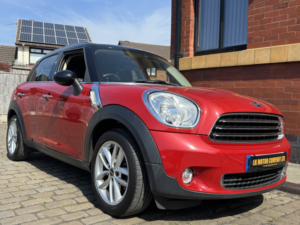 2013 MINI Countryman 1.6 Cooper Countryman in Red — image 4