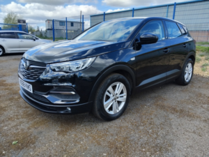 2019 Vauxhall Grandland X 1.5 Turbo D Blueinjection Se in Black — image 2