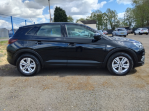 2019 Vauxhall Grandland X 1.5 Turbo D Blueinjection Se in Black — image 4