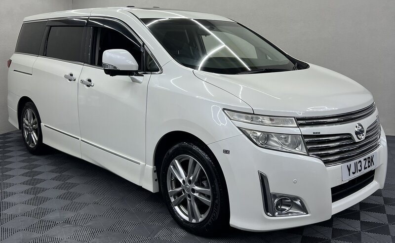 2013 Nissan Elgrand Highway Star 2.5 - 360 Cameras - Auto in White — image 1