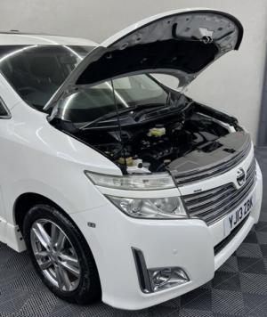 2013 Nissan Elgrand Highway Star 2.5 - 360 Cameras - Auto in White — image 5