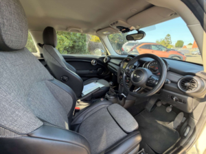 2017 MINI Hatch 1.5 Cooper 3-Door Hatch in White — image 2