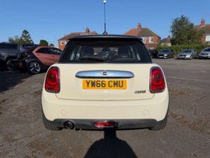 2017 MINI Hatch 1.5 Cooper 3-Door Hatch in White — image 5