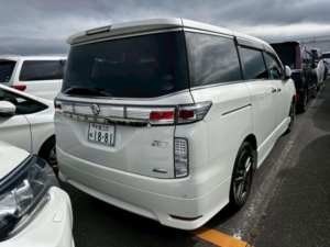2012 Nissan Elgrand 2.5 Highway Star Urban Chrome 5dr 7 Seats in White — image 3