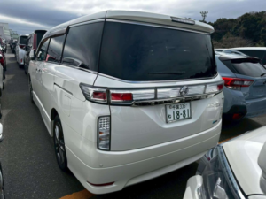 2012 Nissan Elgrand 2.5 Highway Star Urban Chrome 5dr 7 Seats in White — image 4