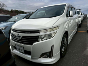 2012 Nissan Elgrand 2.5 Highway Star Urban Chrome 5dr 7 Seats in White — image 5