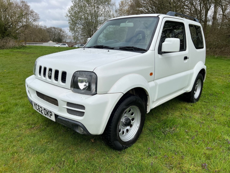 2012 Suzuki Jimny 1.3 Sz3 Estate in White — image 1