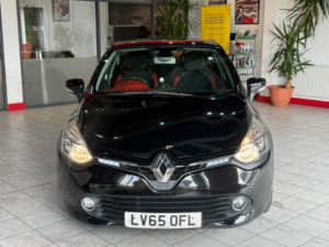 2015 Renault Clio 1.5 Dynamique S Nav Dci 90 in Black — image 3
