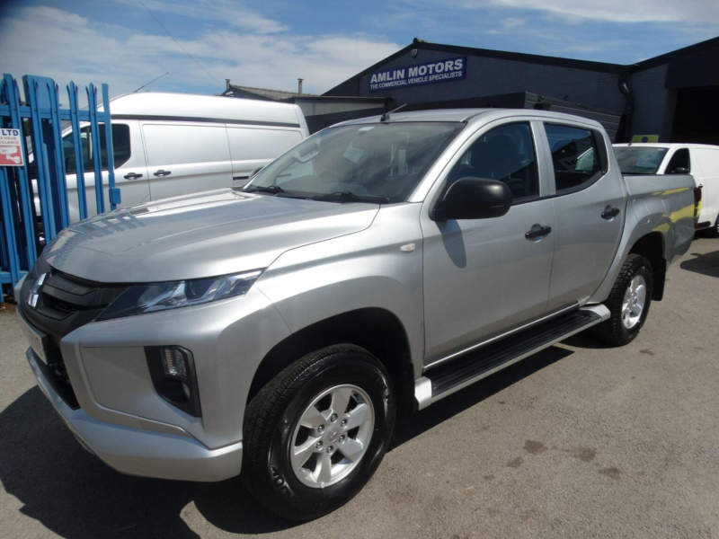 2020 Mitsubishi L200 2.2 Di-D Dc 4life 4WD Euro 6 (s/s) 4dr in Silver — image 1