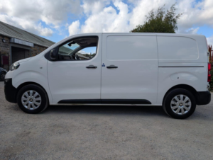 2018 Peugeot Expert 2.0 Bluehdi 1400 Professional Standard Panel Van Mwb Euro 6 (s/s) 6dr in White — image 6