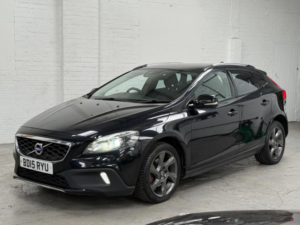 2015 Volvo V40 Cross Country 1.6 D2 Lux Powershift Euro 5 (s/s) 5dr in Black — image 4