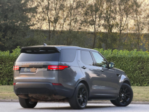 2018 Land Rover Discovery 3.0 Sd V6 Hse Auto 4WD Euro 6 (s/s) 5dr in Grey — image 3